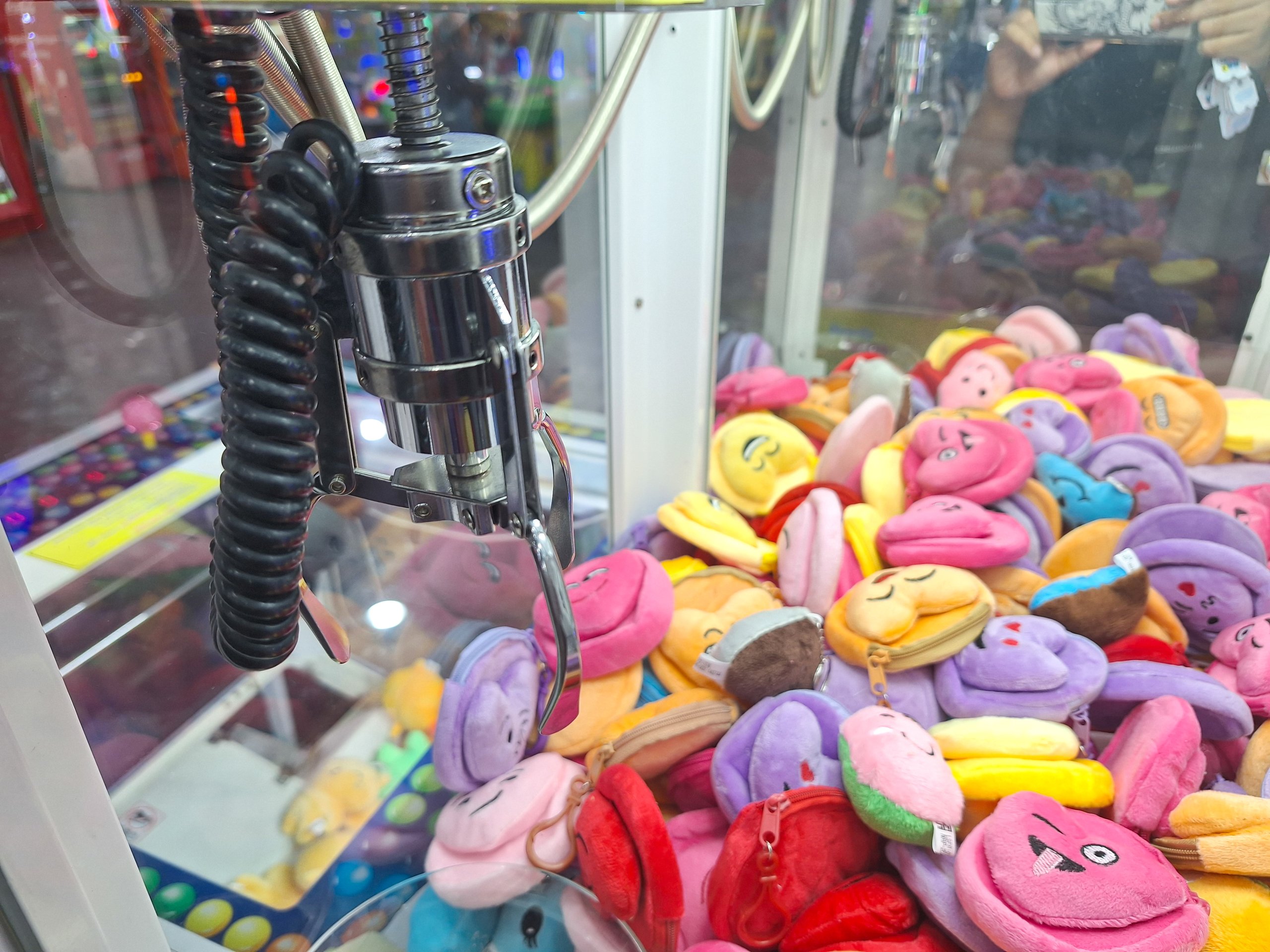 Claw crane machine arcade game